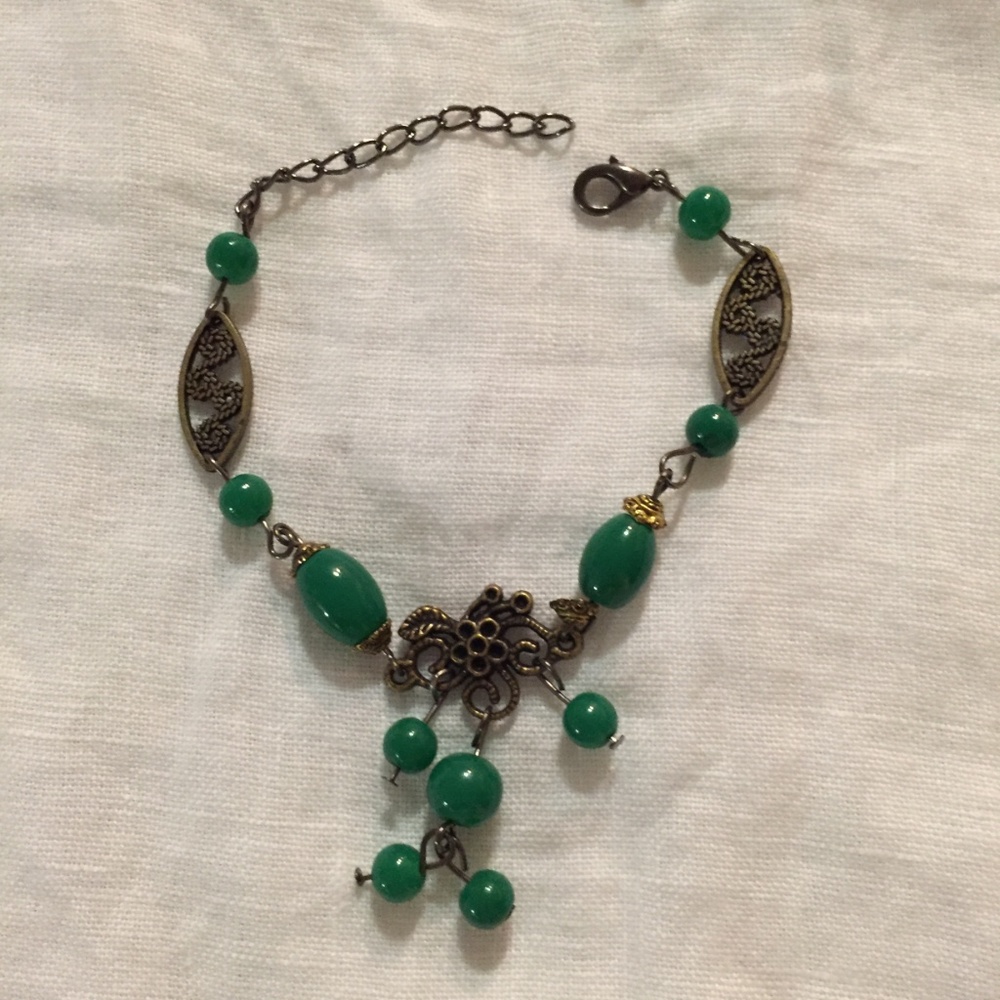 Vintage-look bracelet with green beads - Picture 2 of 3